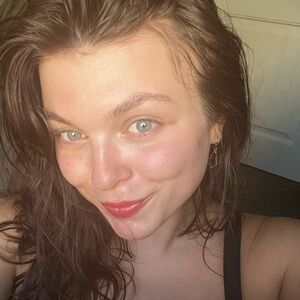Meet your Posher, Ally